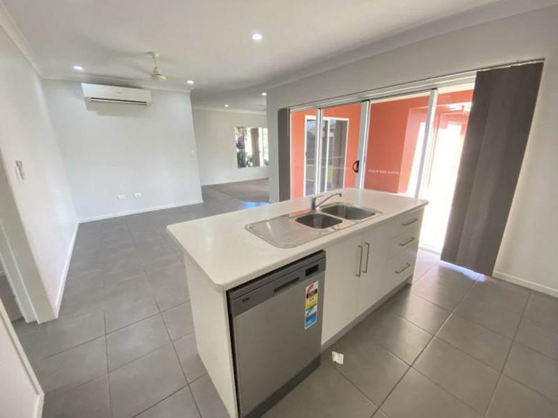 34 Seabreeze Cres, Bowen QLD 4805