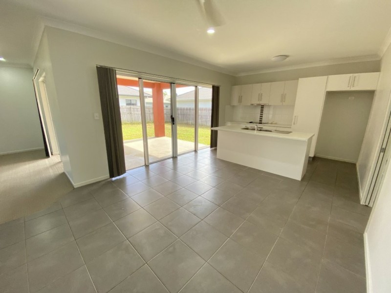 34 Seabreeze Cres, Bowen QLD 4805
