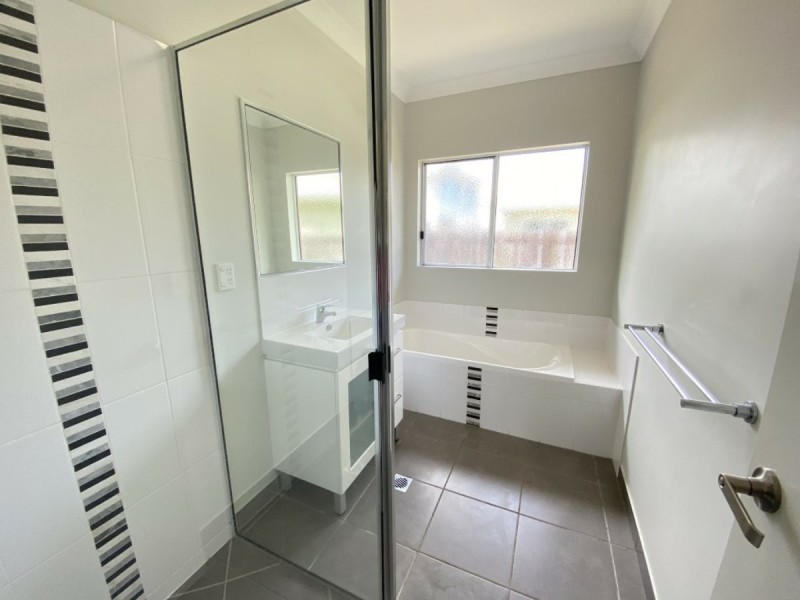 34 Seabreeze Cres, Bowen QLD 4805