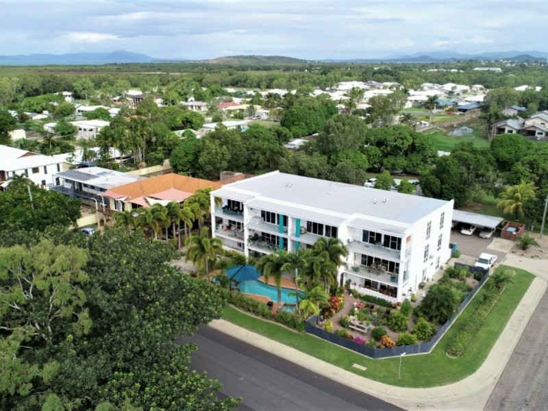 Unit 2, 89 Horseshoe Bay Road, Bowen QLD 4805