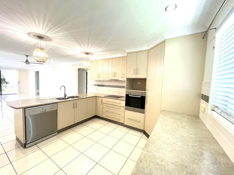 24 Matthews Street, Bowen QLD 4805