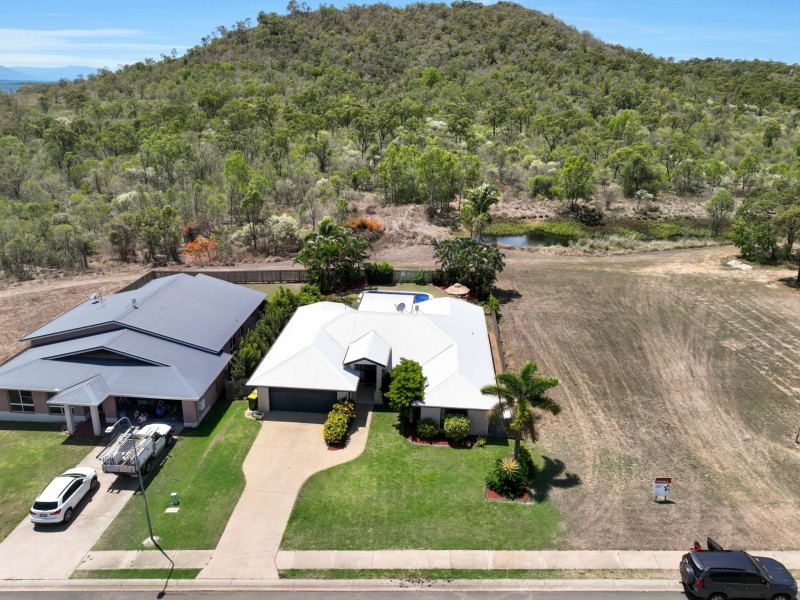 142 Ocean View Drive, Bowen QLD 4805