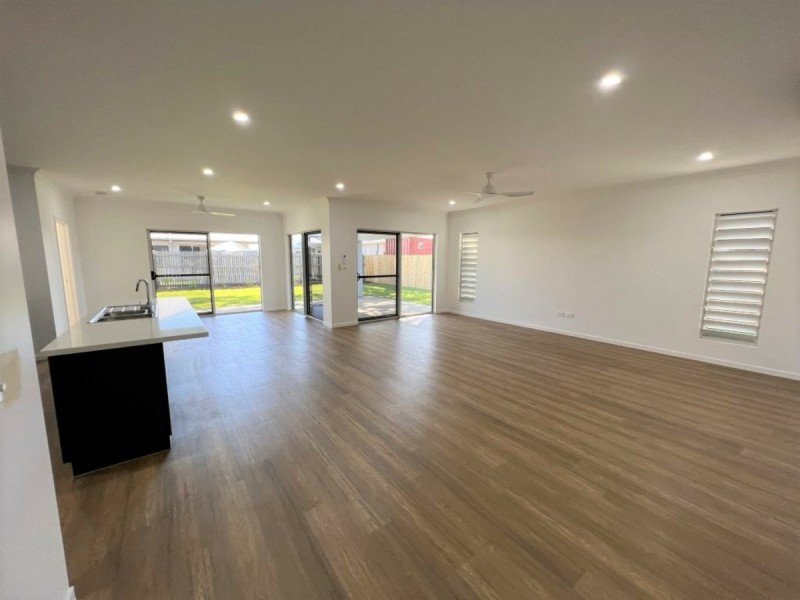 11 Crofton Street, Bowen QLD 4805