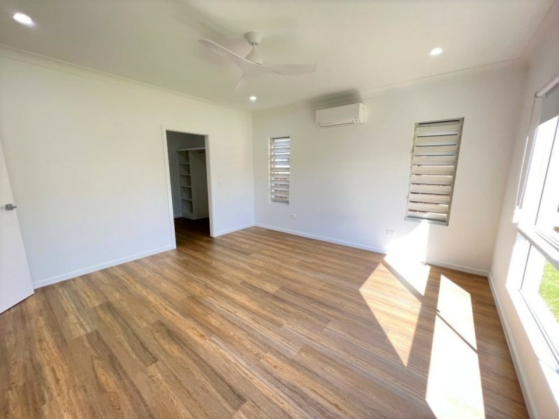 11 Crofton Street, Bowen QLD 4805