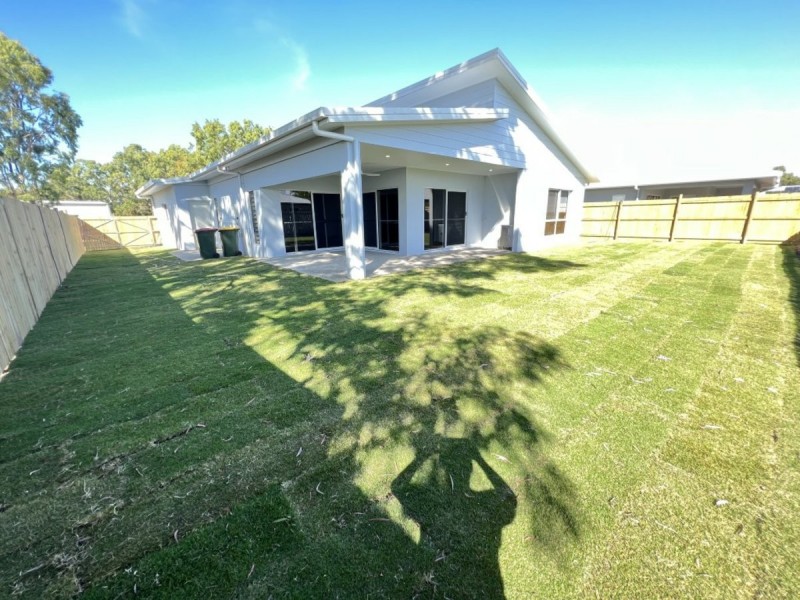 11 Crofton Street, Bowen QLD 4805