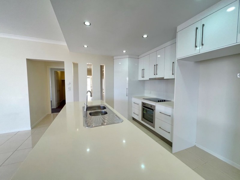 143 Oceanview Drive, Bowen QLD 4805