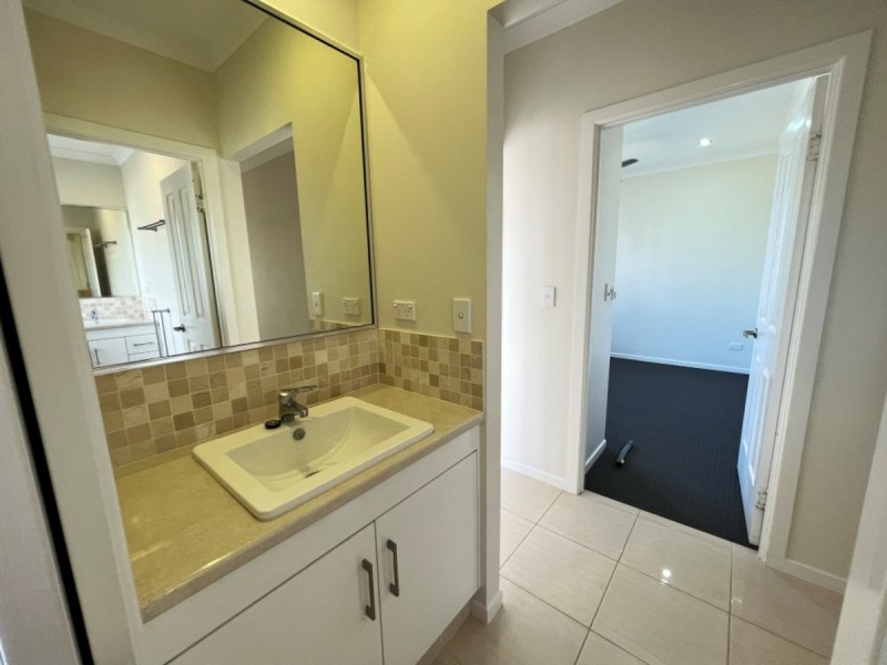 143 Oceanview Drive, Bowen QLD 4805