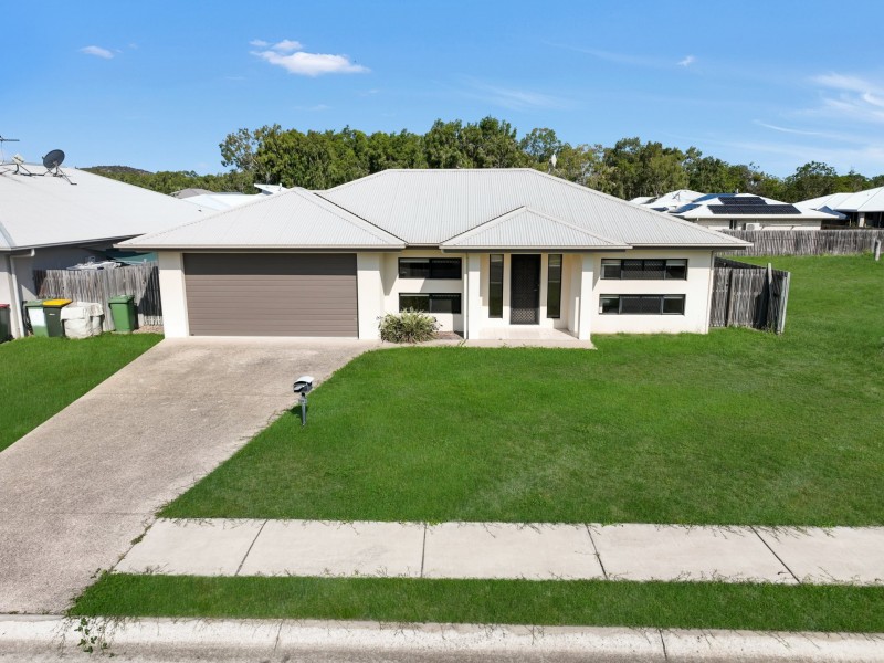 8 Cowrie Street, Bowen QLD 4805