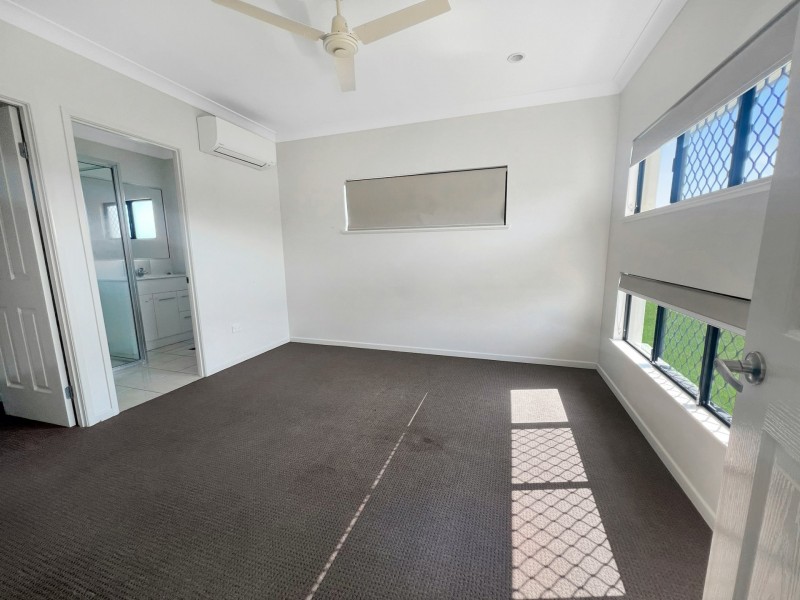 8 Cowrie Street, Bowen QLD 4805