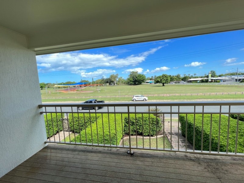 4/1 Murroona Street, Bowen QLD 4805