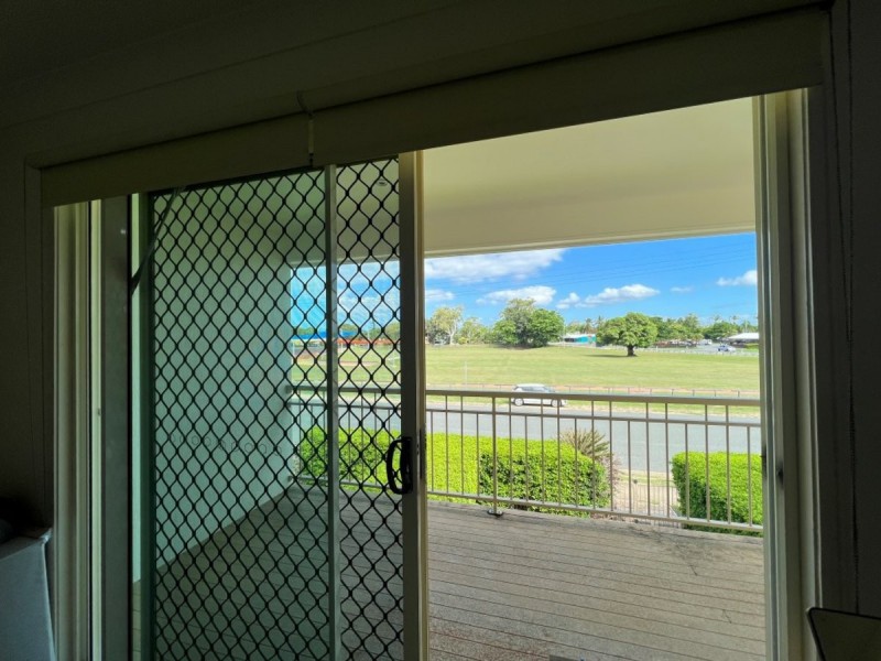 4/1 Murroona Street, Bowen QLD 4805