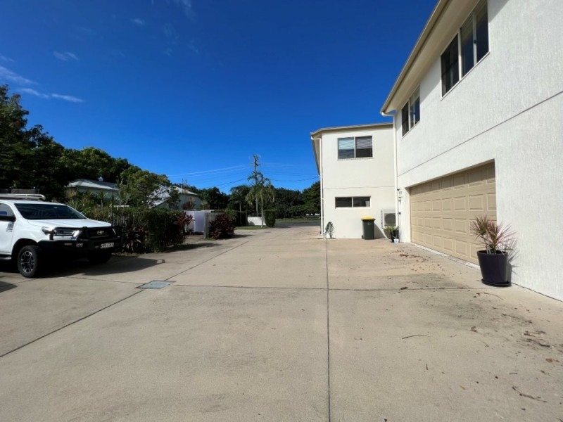 4/1 Murroona Street, Bowen QLD 4805