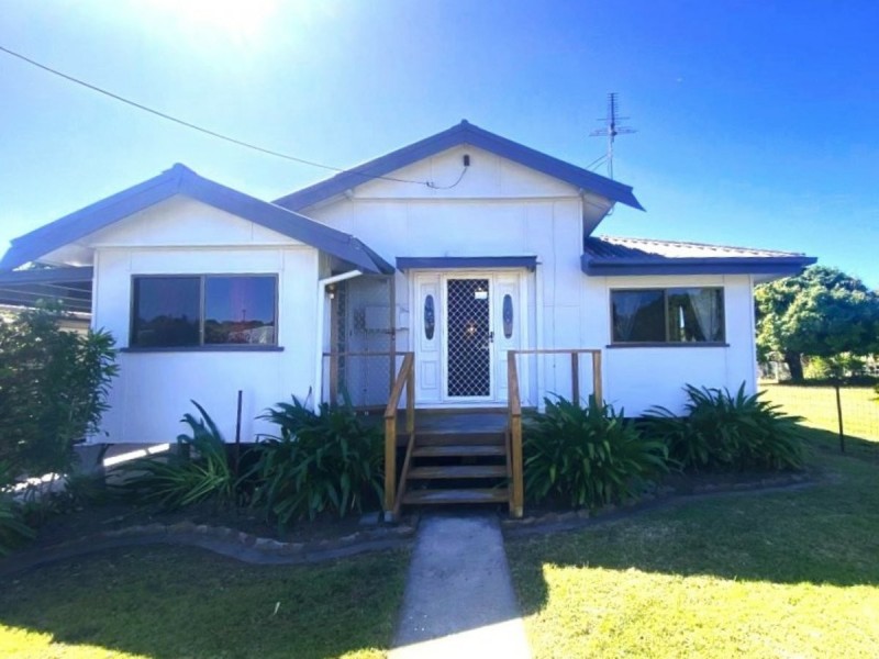 4 Korah Street, Bowen QLD 4805