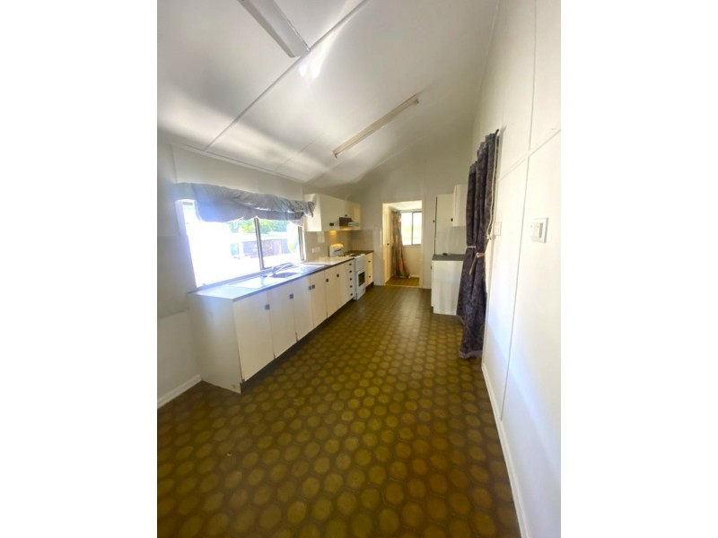 4 Korah Street, Bowen QLD 4805