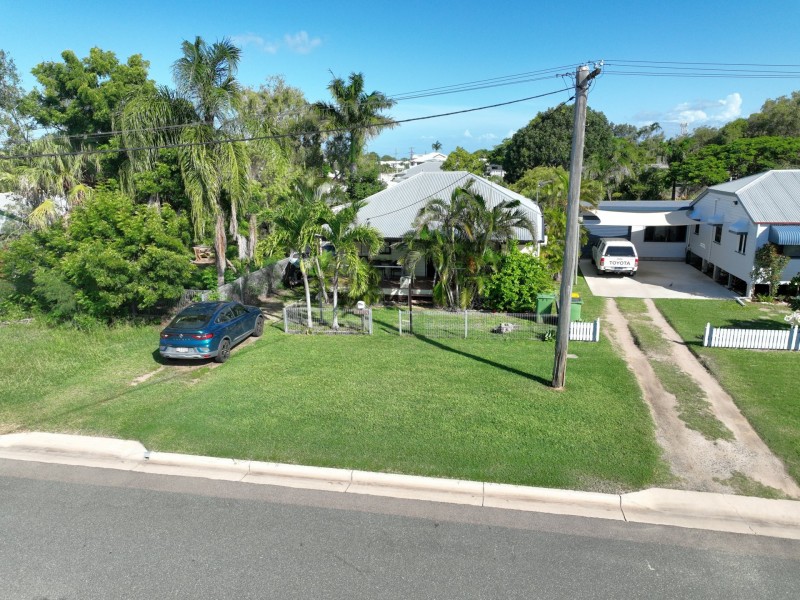 15 Kennedy Street, Bowen QLD 4805