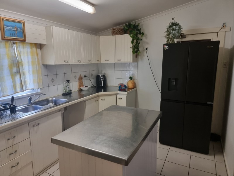 93 Powell Street, Bowen QLD 4805