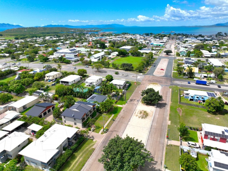 Unit 4/46 Gregory Street, Bowen QLD 4805