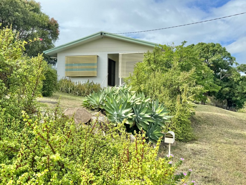 77 Poole Street, Bowen QLD 4805