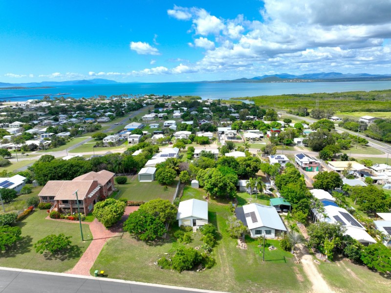 77 Poole Street, Bowen QLD 4805