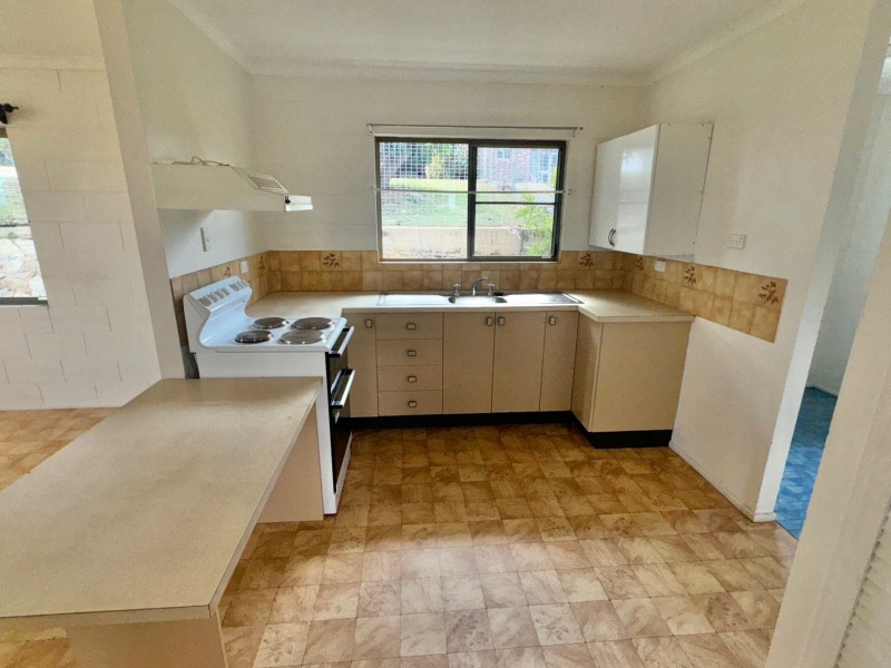 77 Poole Street, Bowen QLD 4805