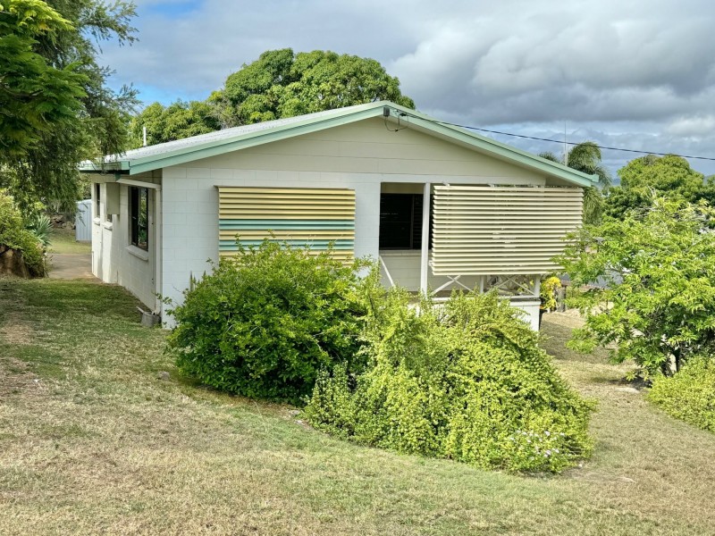 77 Poole Street, Bowen QLD 4805
