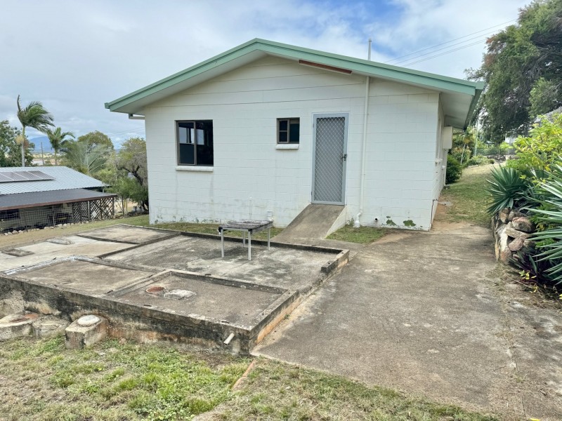 77 Poole Street, Bowen QLD 4805
