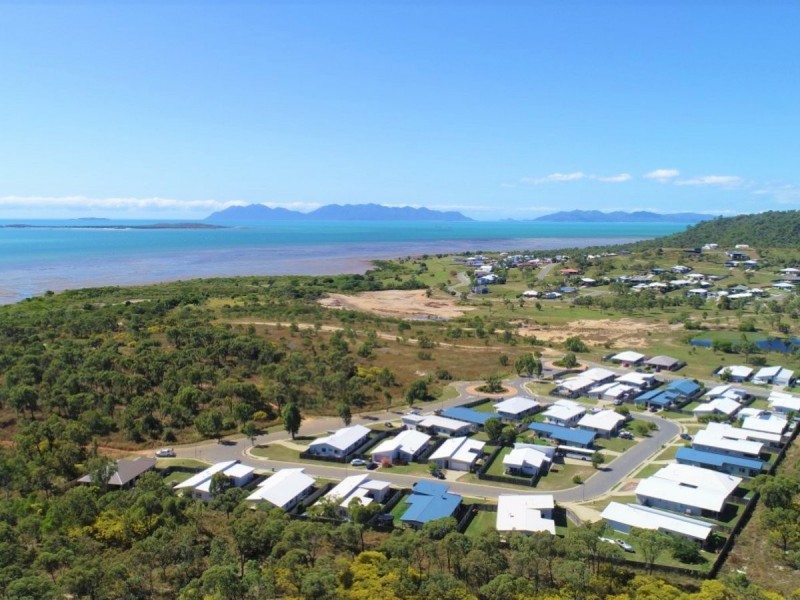 7 Sapphire Crescent, Bowen QLD 4805