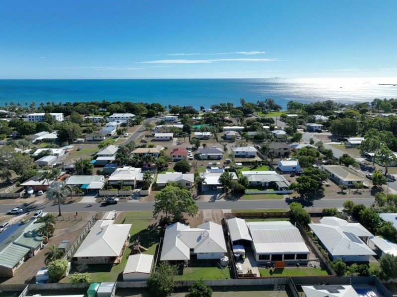 7 Oak crescent, Bowen QLD 4805