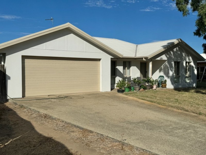7 Oak crescent, Bowen QLD 4805