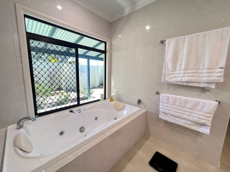 14 MacKenzie Street, Bowen QLD 4805