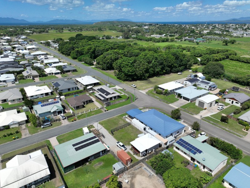 33 Emmerson Drive, Bowen QLD 4805
