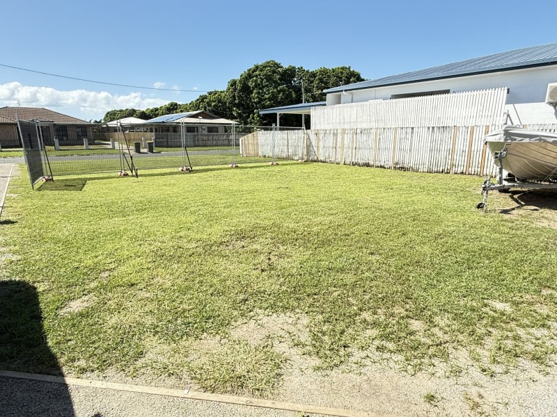 33 Emmerson Drive, Bowen QLD 4805