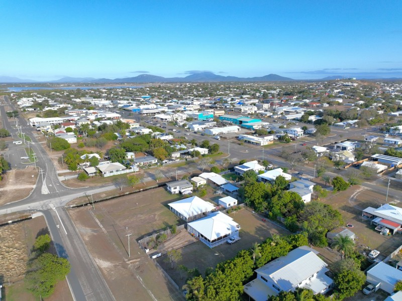12 Dalrymple Street, Bowen QLD 4805