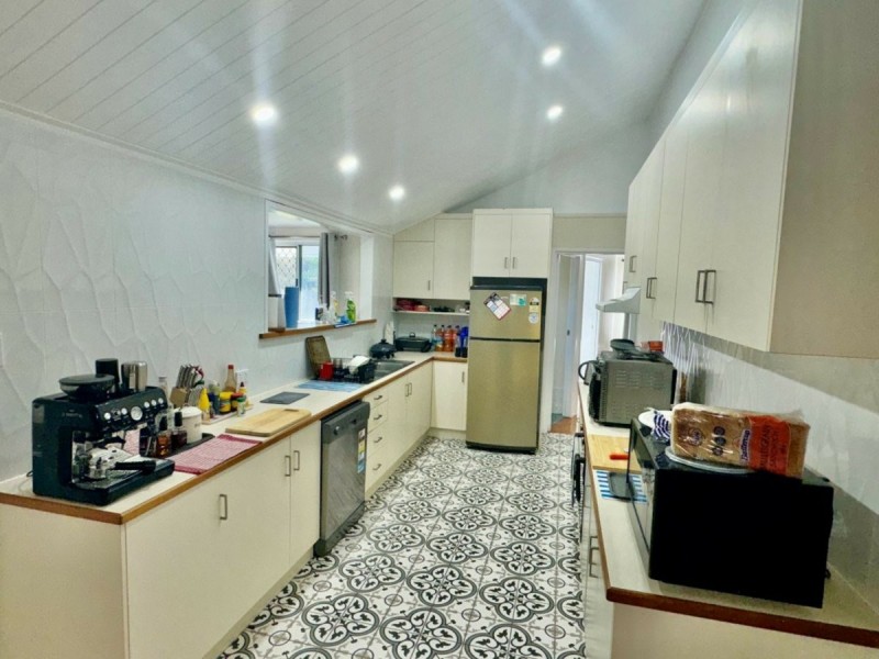 12 Dalrymple Street, Bowen QLD 4805