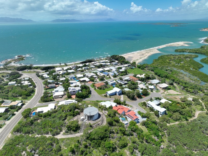 17 Bluewater Parade, Bowen QLD 4805