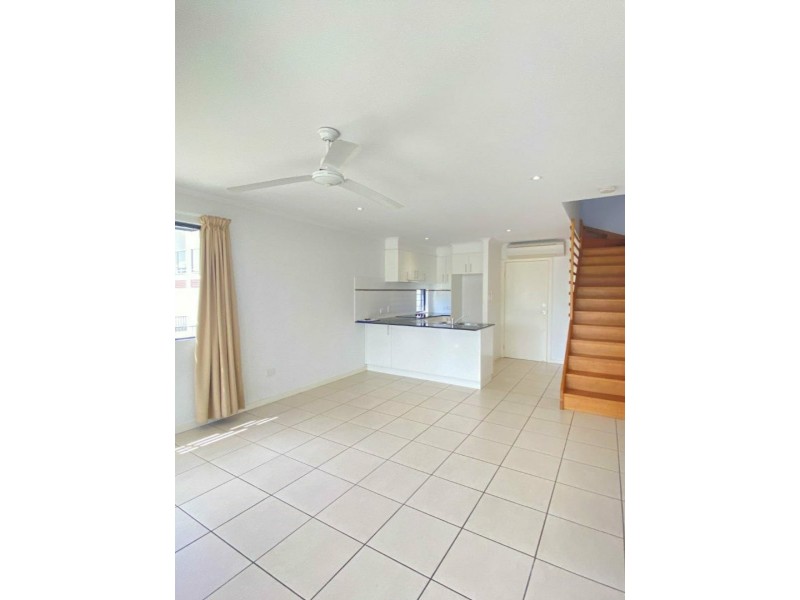 Unit 2/74a Powell Street, Bowen QLD 4805