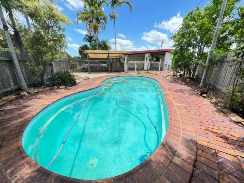 77 Tracey Street, Bowen QLD 4805