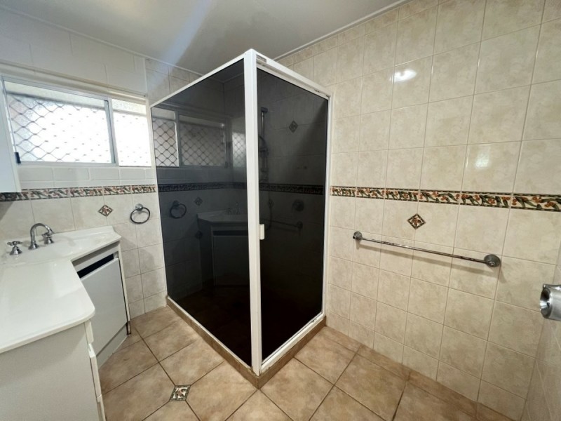 77 Tracey Street, Bowen QLD 4805