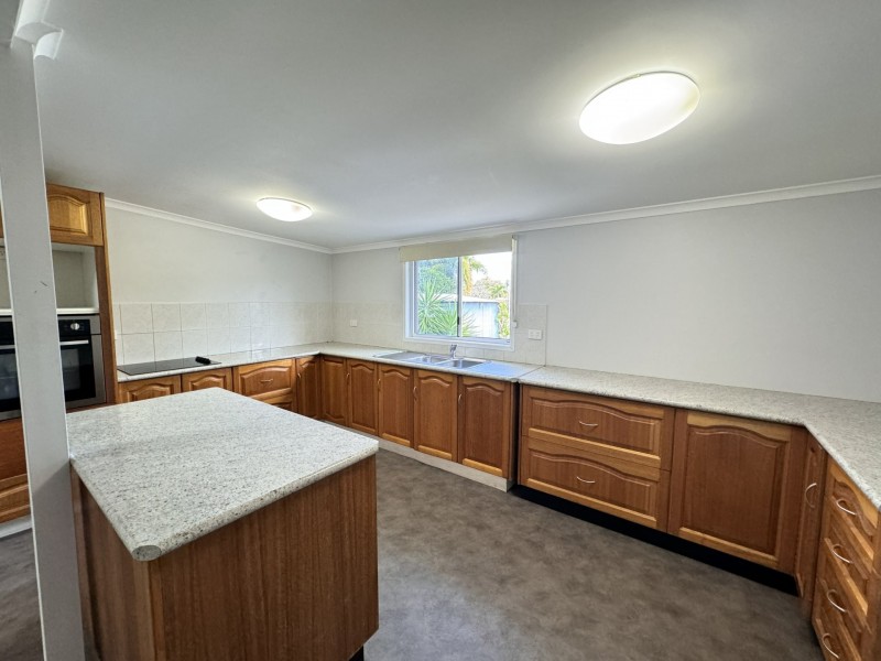 60 Livingstone Street, Bowen QLD 4805