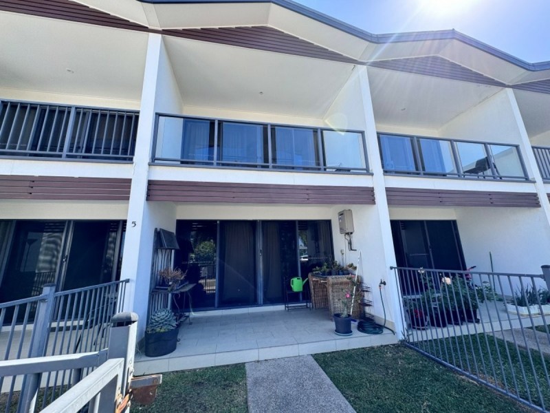 Unit 5/74a Powell Street, Bowen QLD 4805