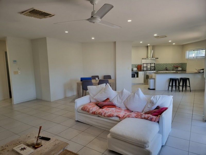 1, 11 Field Street, Bowen QLD 4805