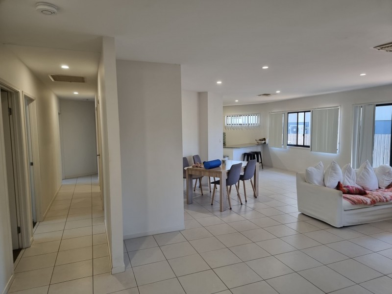1, 11 Field Street, Bowen QLD 4805