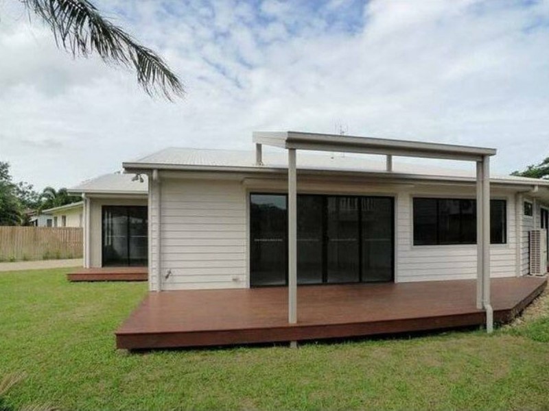 1, 11 Field Street, Bowen QLD 4805