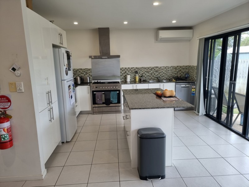 2, 11 Field Street, Bowen QLD 4805