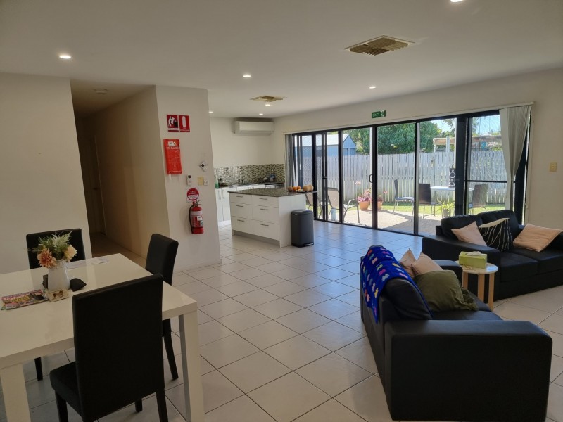 2, 11 Field Street, Bowen QLD 4805