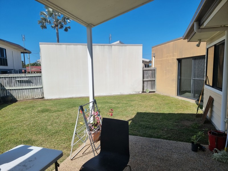 2, 11 Field Street, Bowen QLD 4805