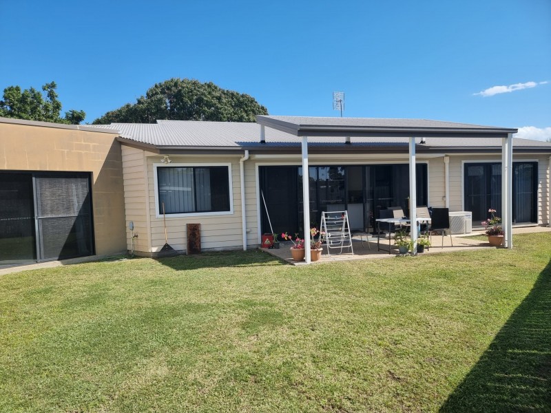 2, 11 Field Street, Bowen QLD 4805