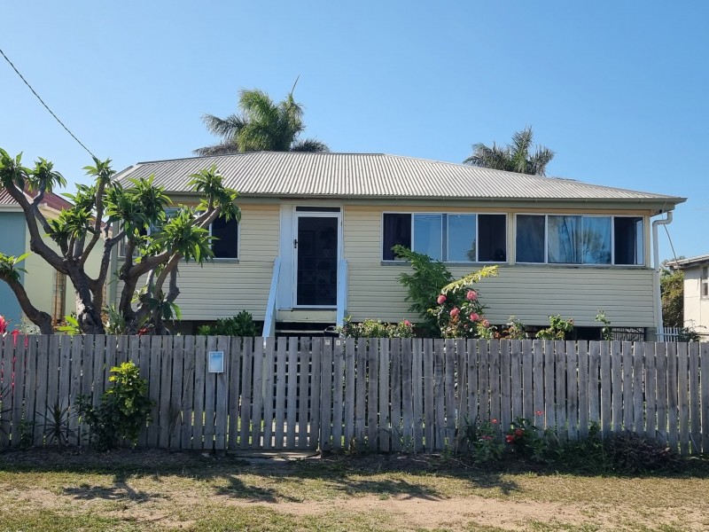 24 Dalrymple St, Bowen QLD 4805
