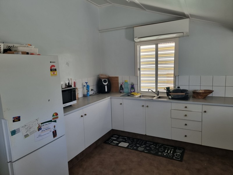 24 Dalrymple St, Bowen QLD 4805