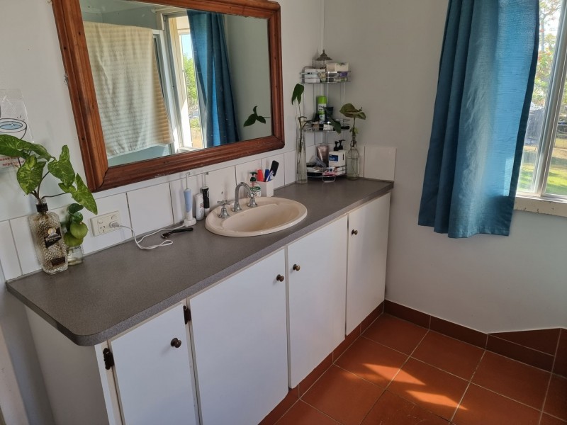 24 Dalrymple St, Bowen QLD 4805